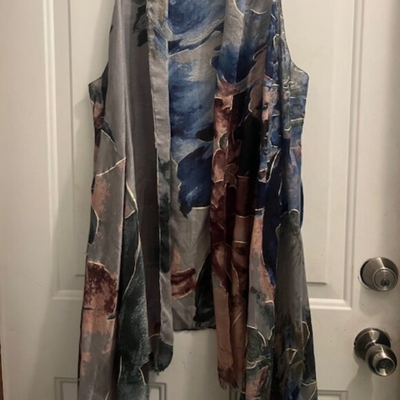 Floral Duster - Picture 1 of 9